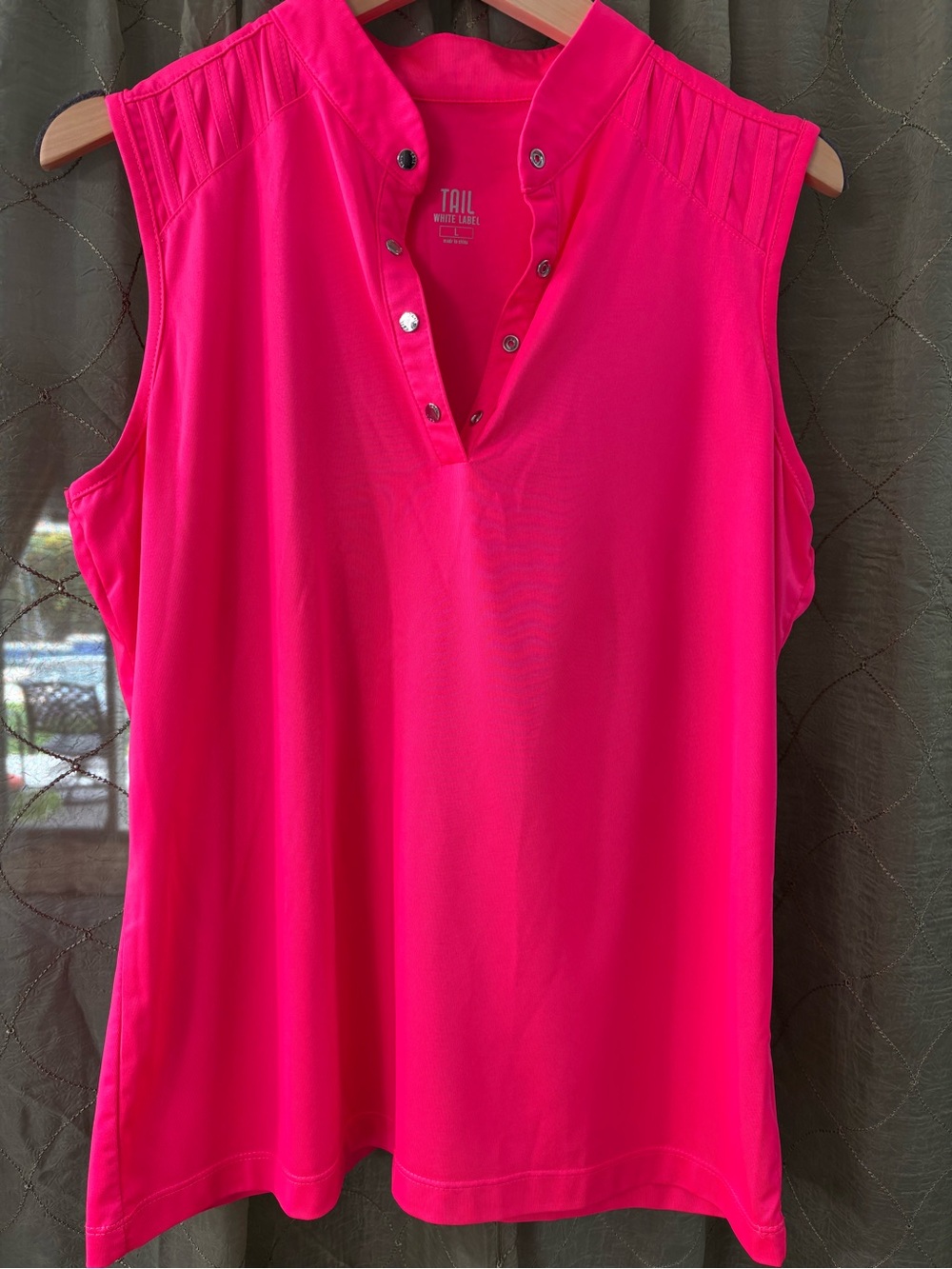 TAIL Sleeveless V-Neck golf Top in Hot Pink